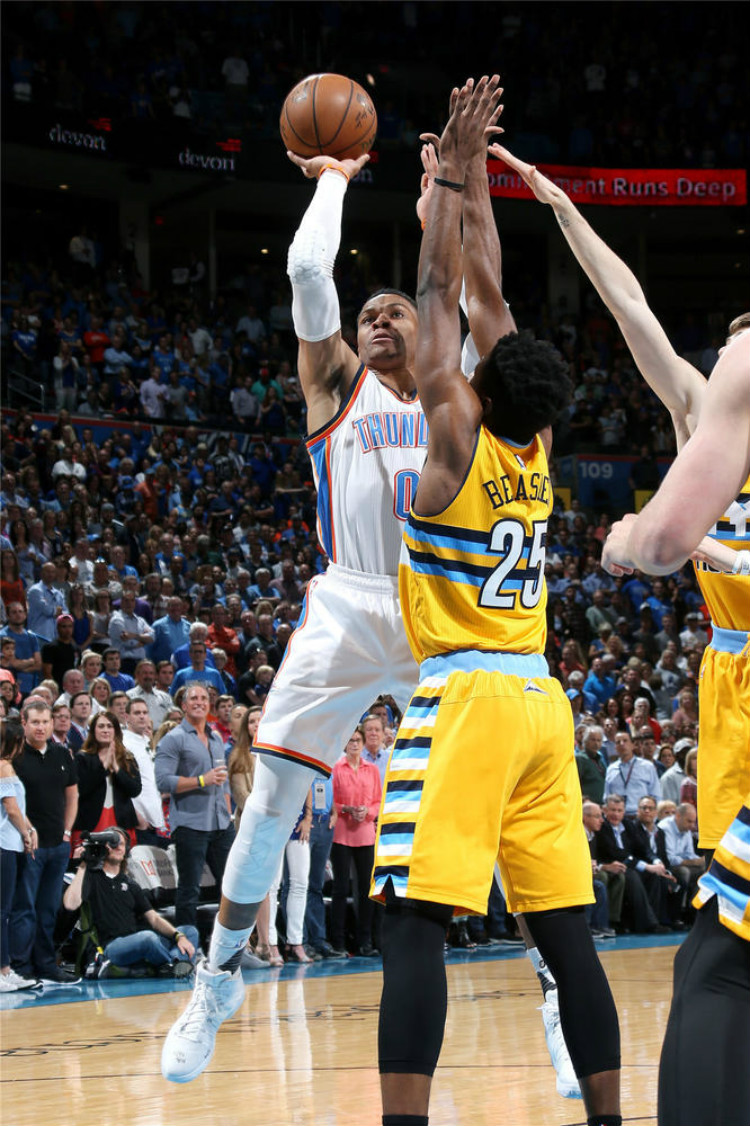 莱万仅用了 莱万仅用了