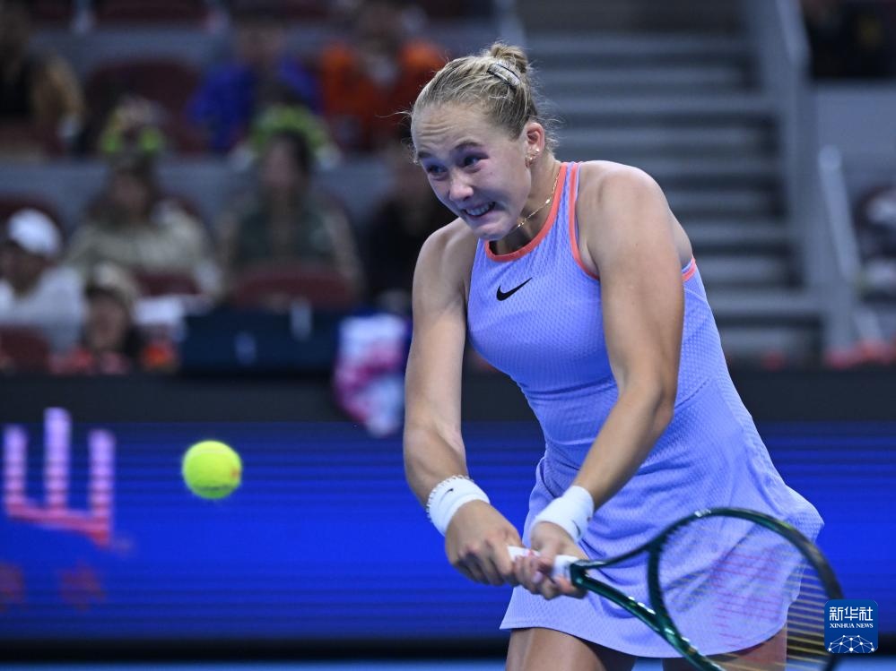 队默契配合 队默契配合